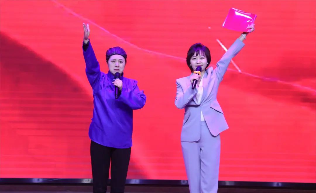 活动以“致敬经典”“ 青春如歌”“红