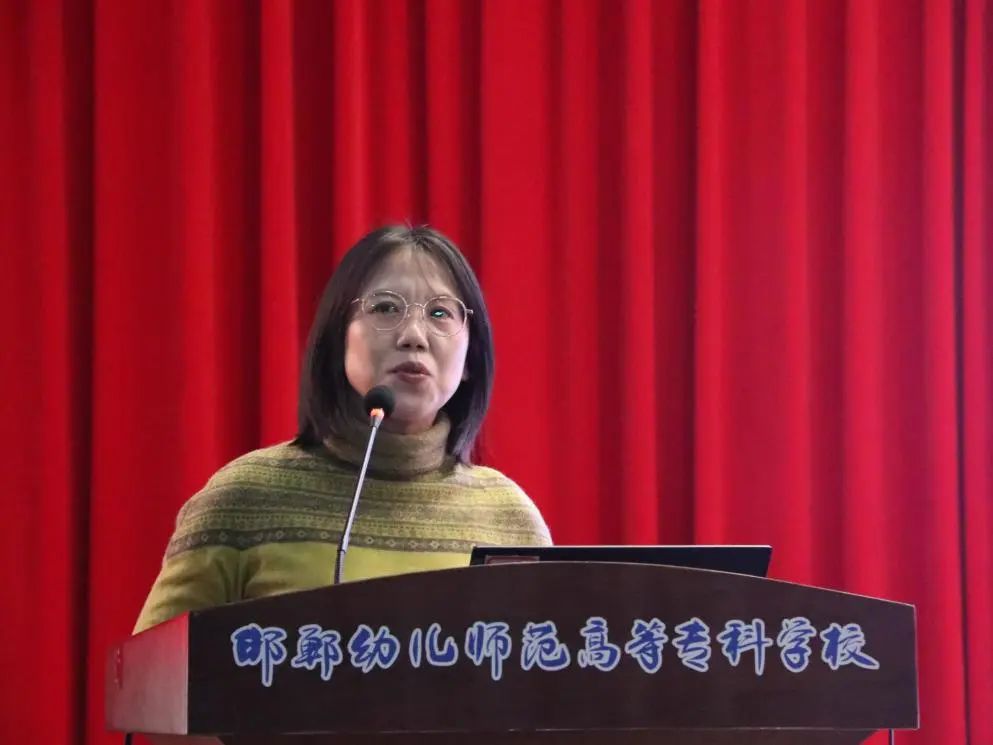 召开年度内设机构主要负责人述职评议会
