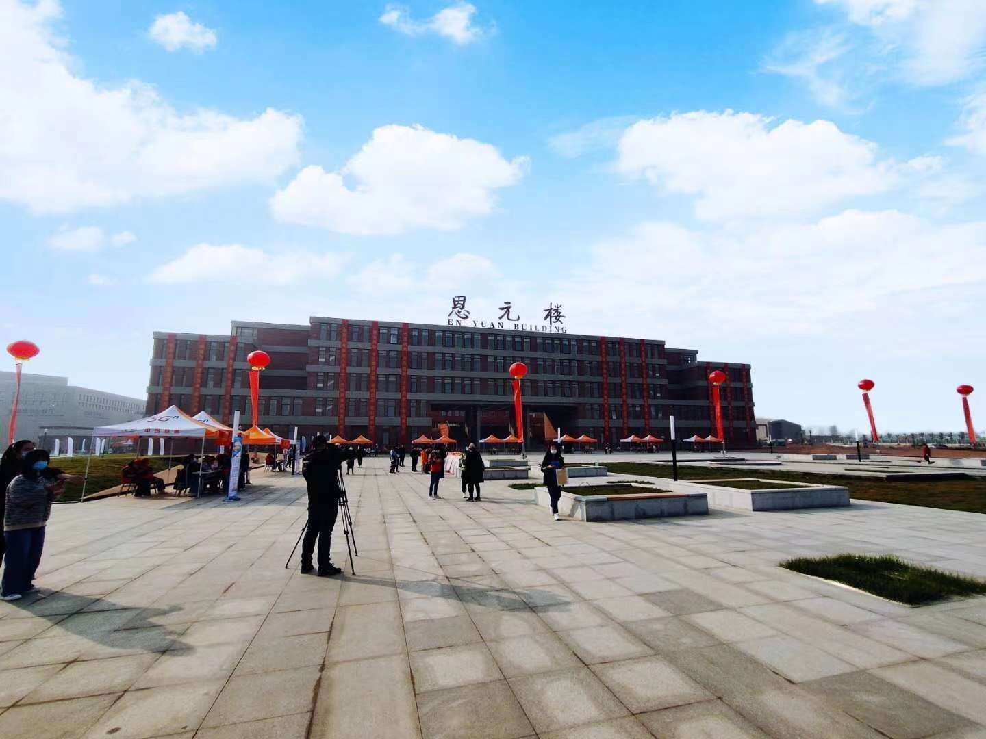 校园春来